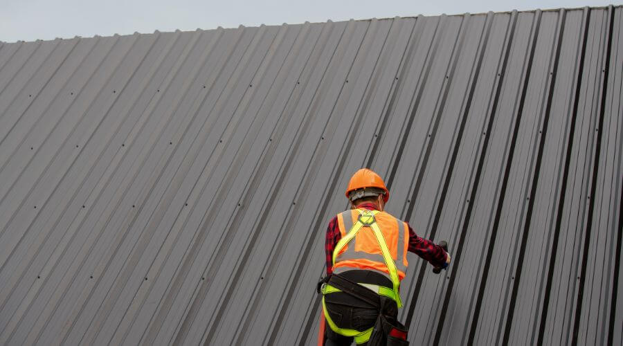 Professional residential roofers in Warbranch, KY